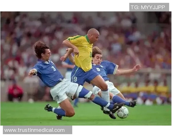 足球明星转会大揭秘从传奇到新星的精彩瞬间与背后故事